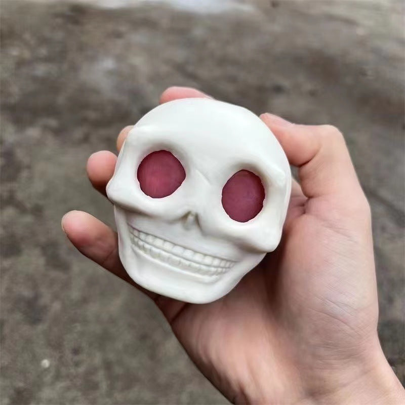 SQUISHD SKULLZ™